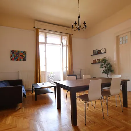 Soho View Apartments-4rooms Budapesta